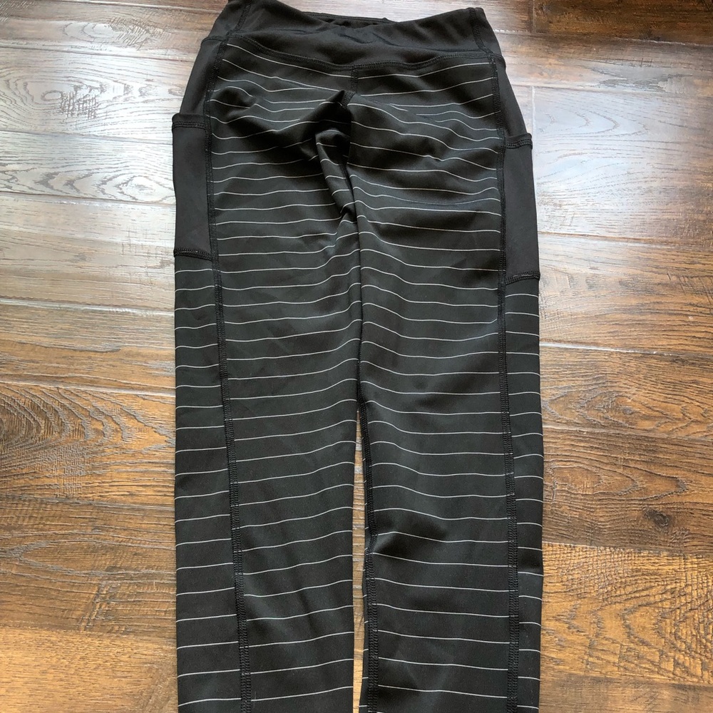 Salty Honey workout leggings